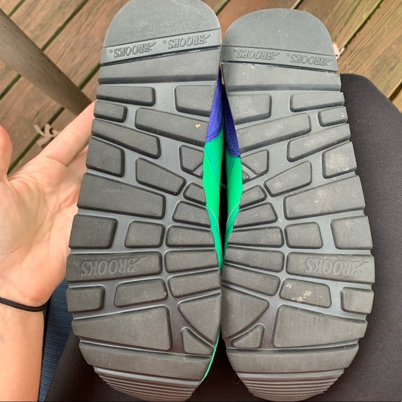 Brooks green and blue tennis shoe. Size 10.5 - Picture 7 of 14